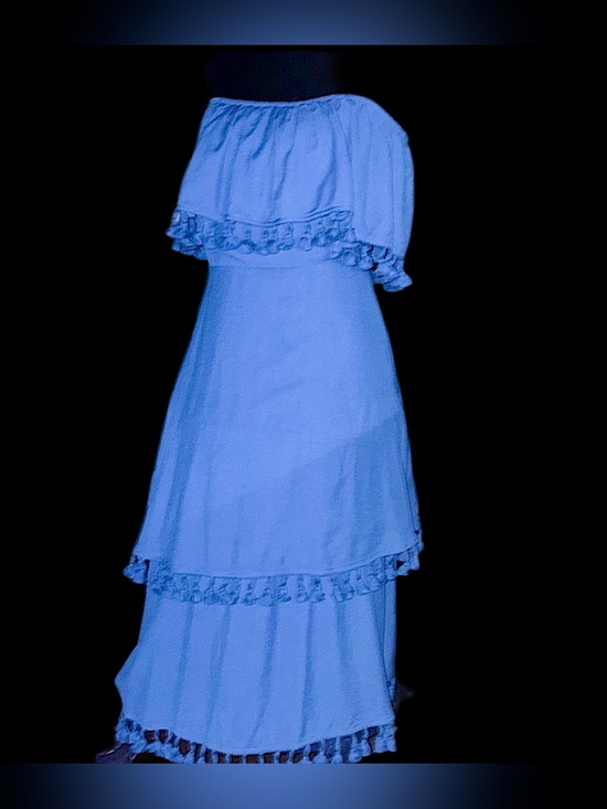 Lulus Dresses & Skirts - NWOT-  Lulus Blue Layered Dress with beautiful embroidered accents on dress Med
